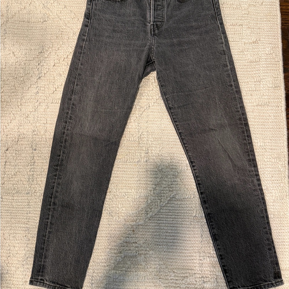 Levi’s Wedgie Straight Leg Jeans Well Worn Black Gray Wash Size 26 High Rise - Picture 3 of 5